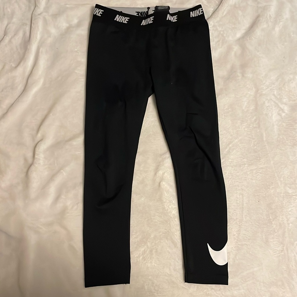 Girls Nike leggings